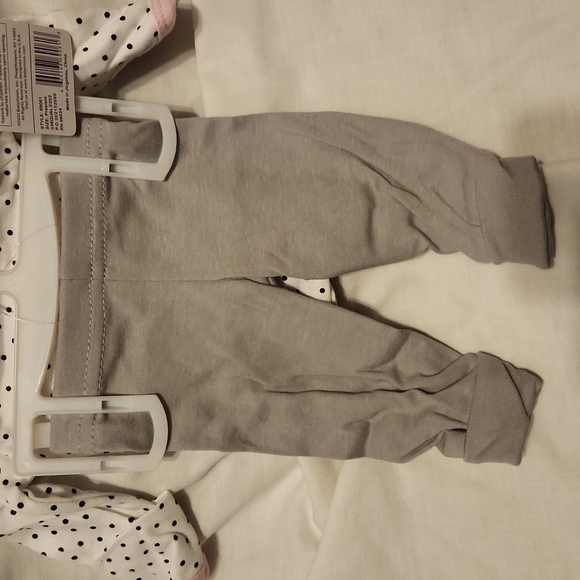 2 preemie layette sets & sleeper - Picture 11 of 16